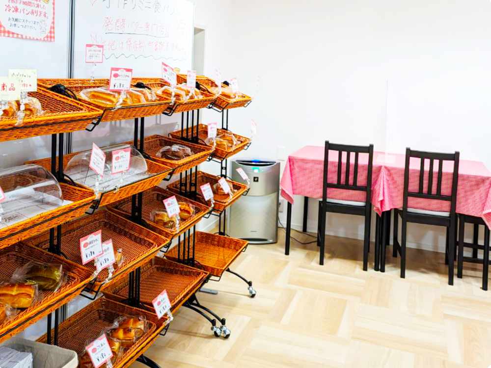 マザーズキッチンハナコのイートインコーナー